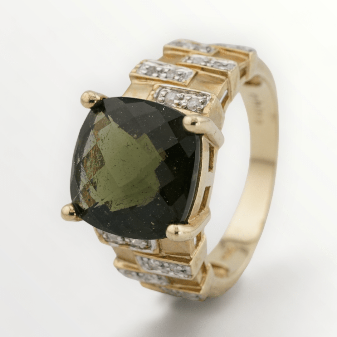 Ladies Green Tourmaline & Diamond 10k Gold Ring - Size 8 - SCG